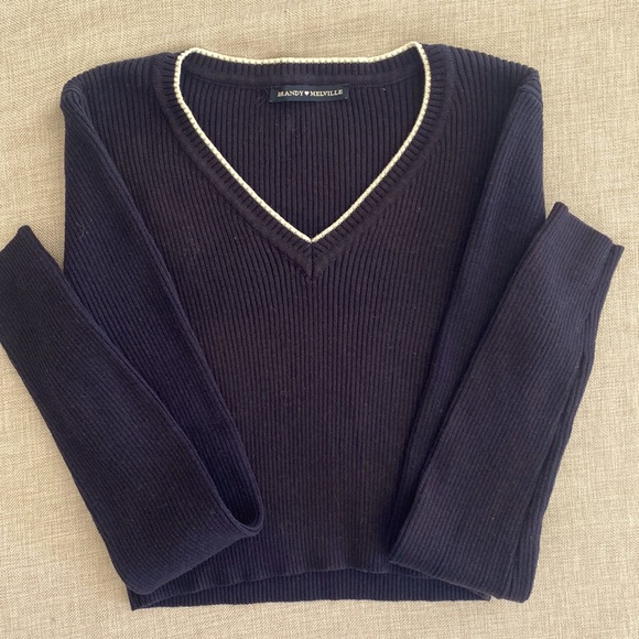 Brandy Melville Sweaters Brandy Melville Long Sleeve V Neck Cropped